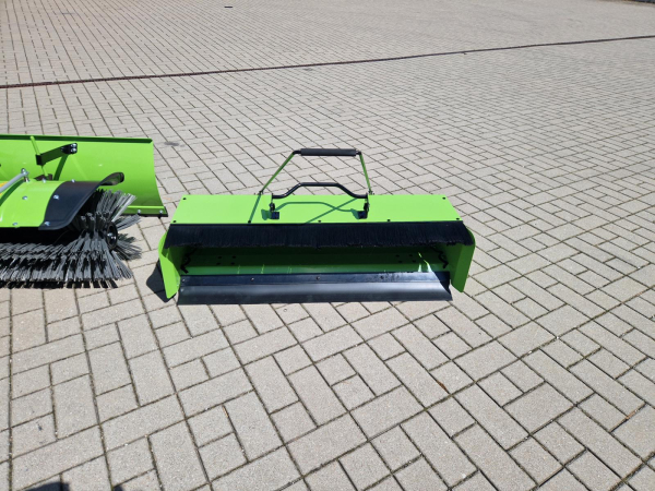 Zipper Maschinen Kehrmaschine ZI-KM1000 Kehrmaschine inkl. Staub- und Schneeschild